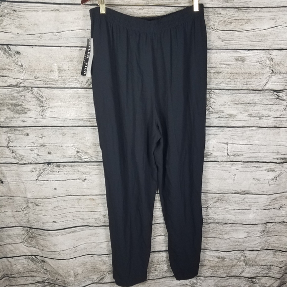 Ellen Figg Elastic Black Pants Size 18W.

Waist ap - Picture 5 of 8
